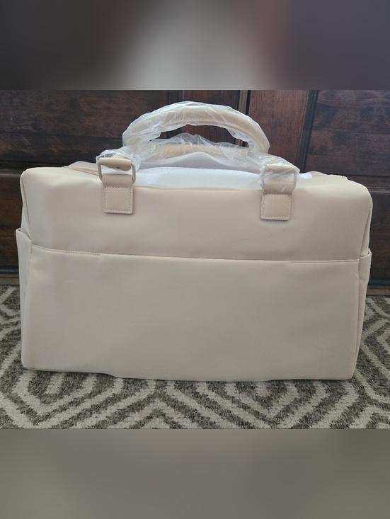 Béis Commuter Duffle Bag | Beige - Picture 4 of 7